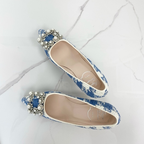 Shoes - Roger Vivier Flower Strass Pumps